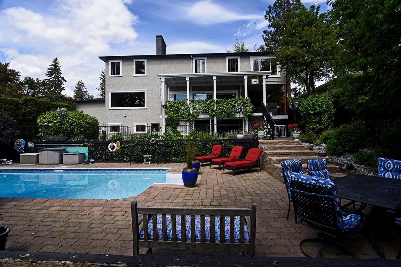 A Touch Of English B&B Kelowna Eksteriør bilde